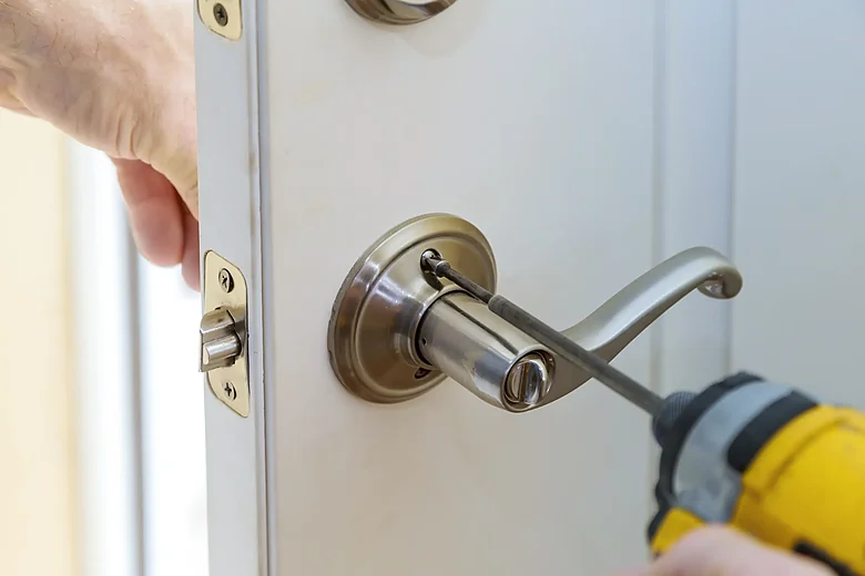 Professional Door Knobs Repair in Airdrie